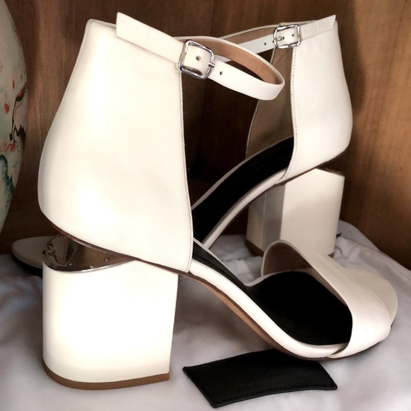 Alexander Wang Shoes - ⭐️⭐️ALEXANDER WANG WHITE BLOCK HEEL SANDAL ⭐️⭐️SZ.40 final price